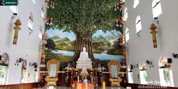 chánh điện Chùa Vạn Linh – Núi Cấm