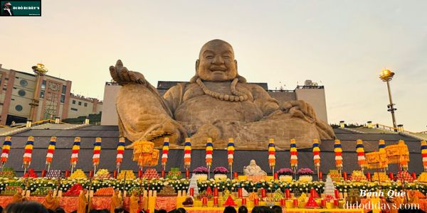 Tôn Tượng Phật Di Lặc