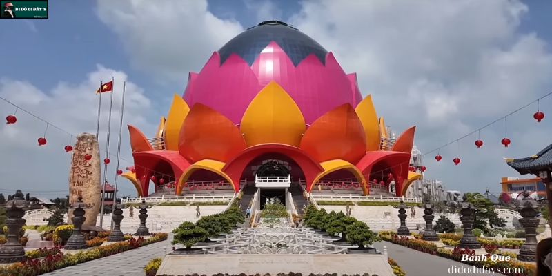 Liên Hoa Bảo Tháp