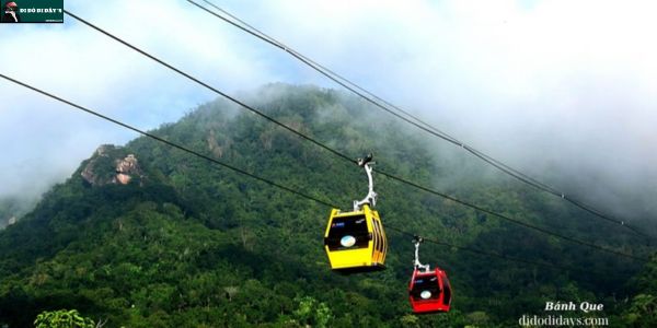 Di Chuyển Lên Núi Cấm bằng cáp treo