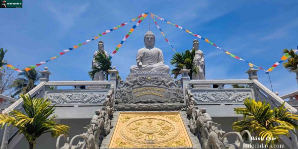 Đài thờ Phật lộ thiên