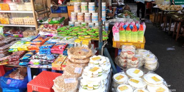 Bánh kẹo và đặc sản nhiều vùng