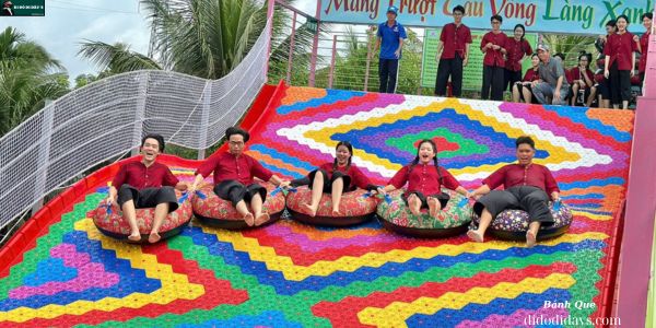 Trượt Máng Cầu Vồng