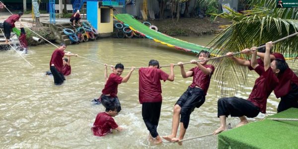 Đu Dây Qua Mương