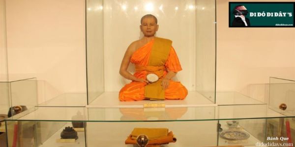 tượng Hòa thượng Thạch Sô