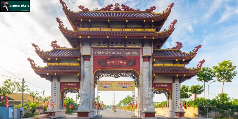Cổng Tam Quan Chùa Ngọc Phật Xá