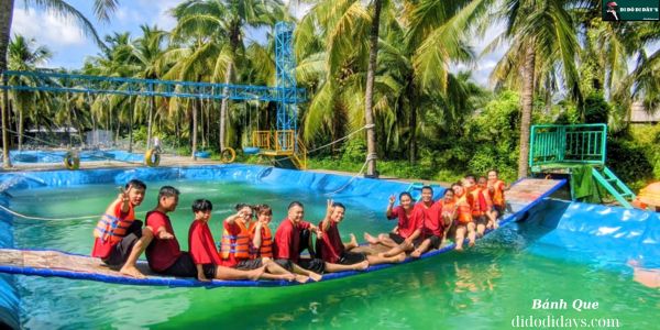 cầu lắc Làng Du Lịch Sen Hồng Bến Tre