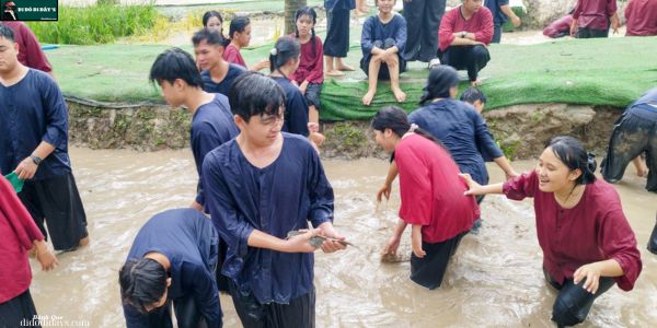 tát mương bắt cá Làng Du Lịch Sen Hồng Bến Tre