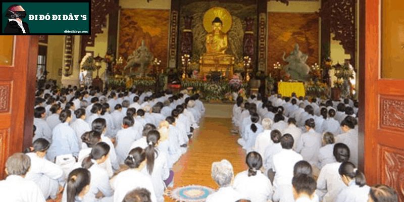 cúng viếng, sám hối, tụng kinh, nghe giảng pháp, ngồi thiền