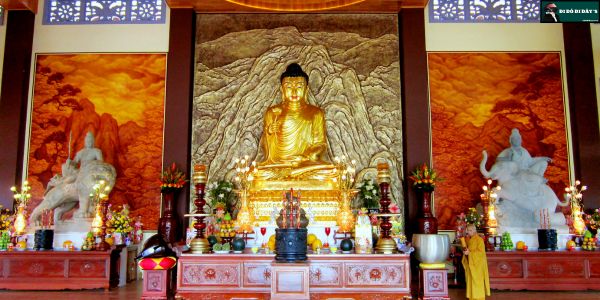 chánh điện 
Thiền Viện Trúc Lâm Chánh Giác