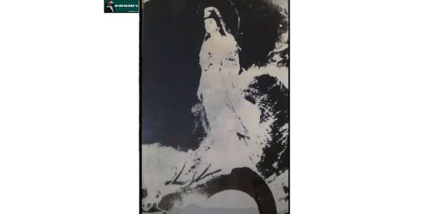 “Ảnh Quan Âm hiển linh giữa sóng biển”