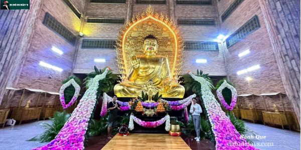 Phật Thích Ca Mâu Ni dát vàng