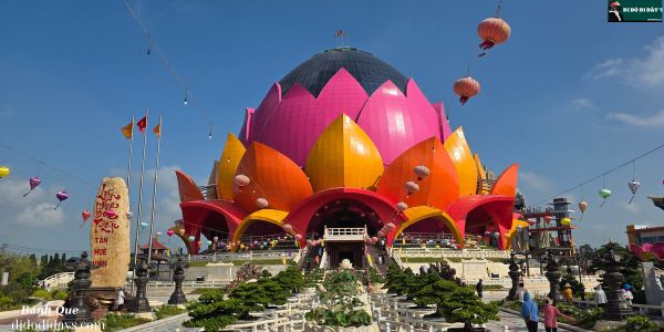 Liên Hoa Bảo Tháp