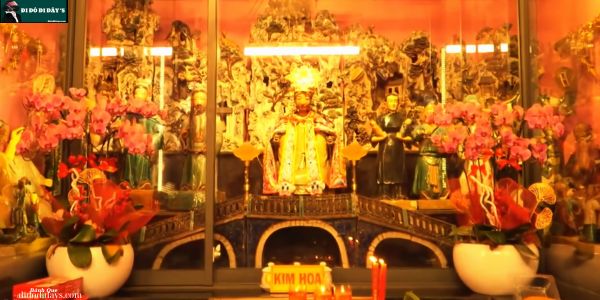 Chùa Ngọc Hoàng Chánh điện