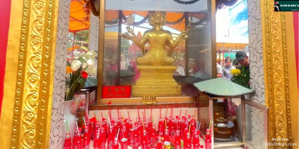 Điện thờ Phật Bốn Mặt