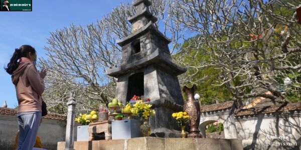 Tháp Huệ Quang núi Yên Tử