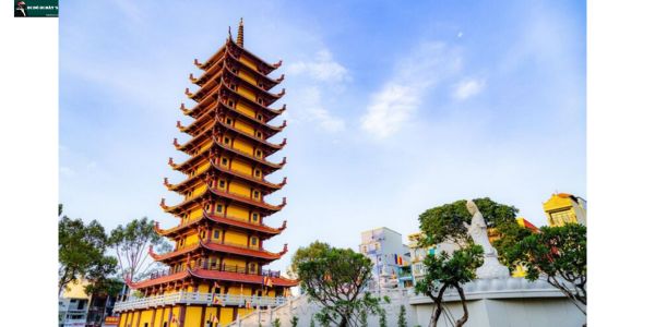 Việt Nam Quốc Tự bảo tháp 13 tầng